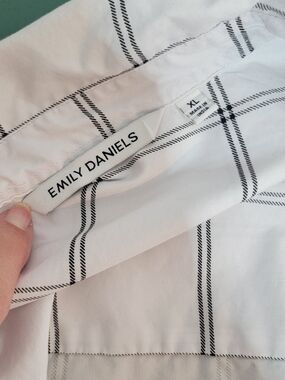EMILY DANIELS White Button-Up with Black Windowpane Check Xl